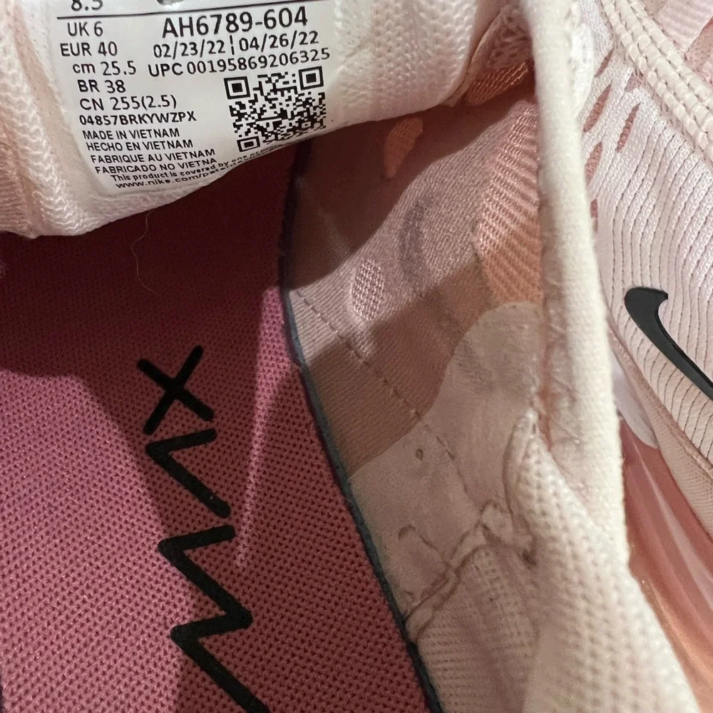 Nike Women’s Air Max 270 - Picture 4 of 7